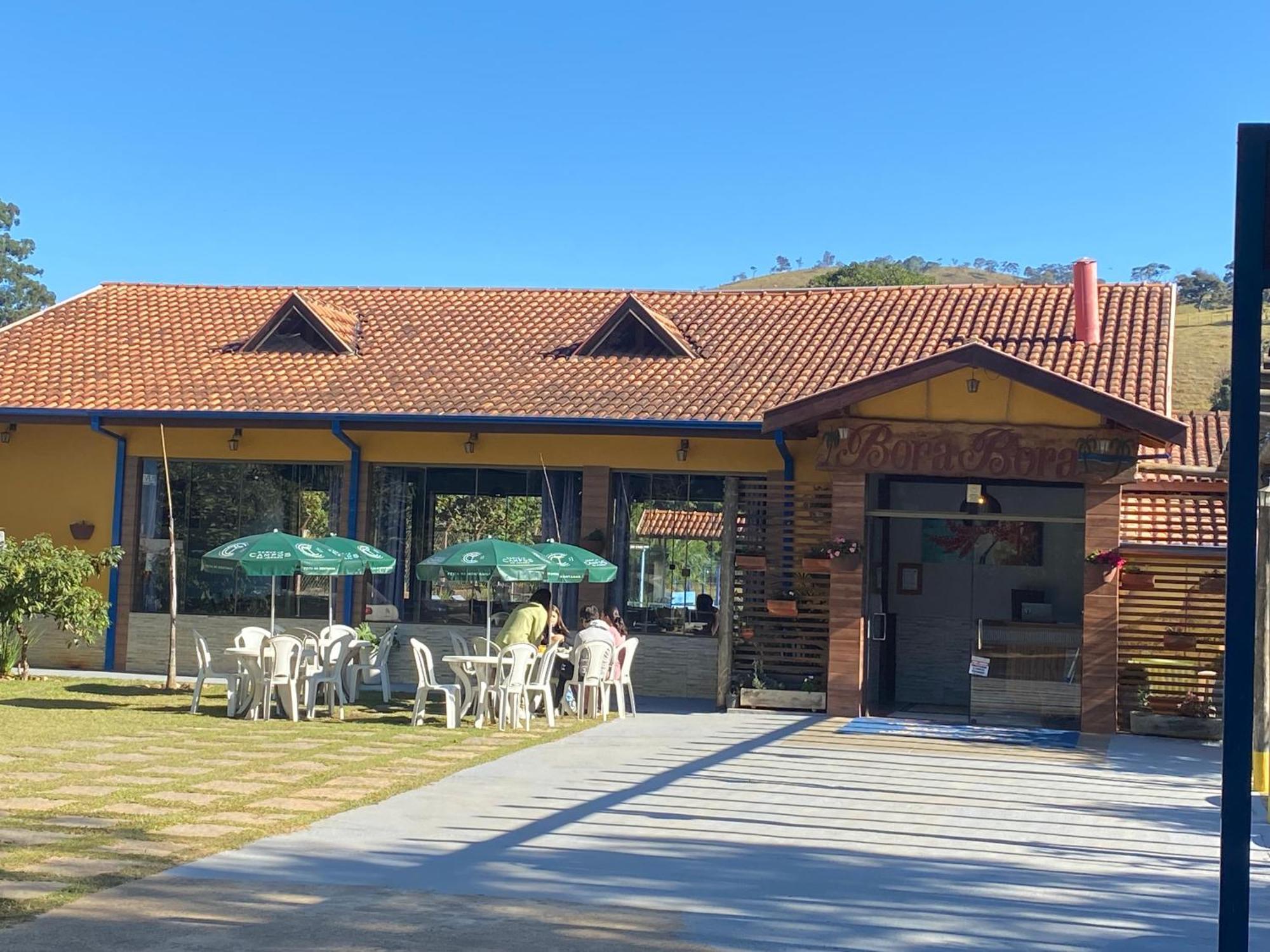 Pousada E Restaurante Bora Bora Da Serra Сан-Бенту-ду-Сапукаи Экстерьер фото